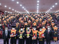 PHS Ambil Sumpah 3.227 Guru Profesional