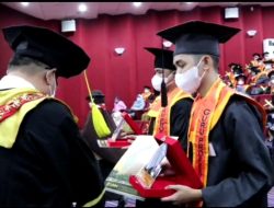 Guru Profesional Asal Polman Jadi Wisudawan Terbaik PPG UNM