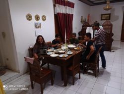 Tim Road Show Bersih Masjid PHS Dijamu Ummi Hasbina