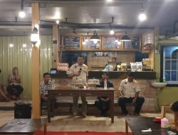 Ratusan Kader HMI Tunggu PHS di Warkop Hingga Larut Malam, Ada Apa?