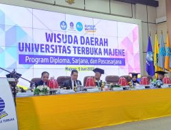 Rektor UNM Motivasi Wisudawan UT Majene Terus Belajar Sepanjang Hayat