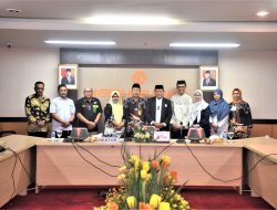 Rektor Melepas Calon Jemaah Haji UNM