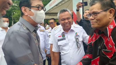 Bertandang ke UNM, Prof Husain Syam Sambut Hangat Menkumham RI dalam Talkshow “Yasonna Mendengar”