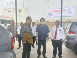 Tinjau Servis Mobil Gratis, Rektor UNM : Kontribusi Memeriahkan Dies Natalis UNM