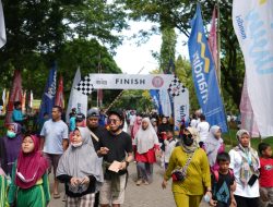 Semarak HUT ke-54, Fun Walk Semen Tonasa Banjir Peserta