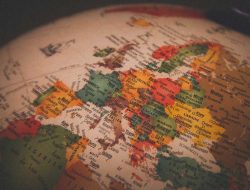 Oil prices down 3% with recession fears in focus