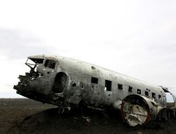 Massive hurricane hits the ground of Florida causing high casualties