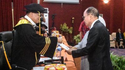 La Tunreng Resmi Menyandang Gelar Doktor, Rektor UNM Berpesan Teruslah Berkarya