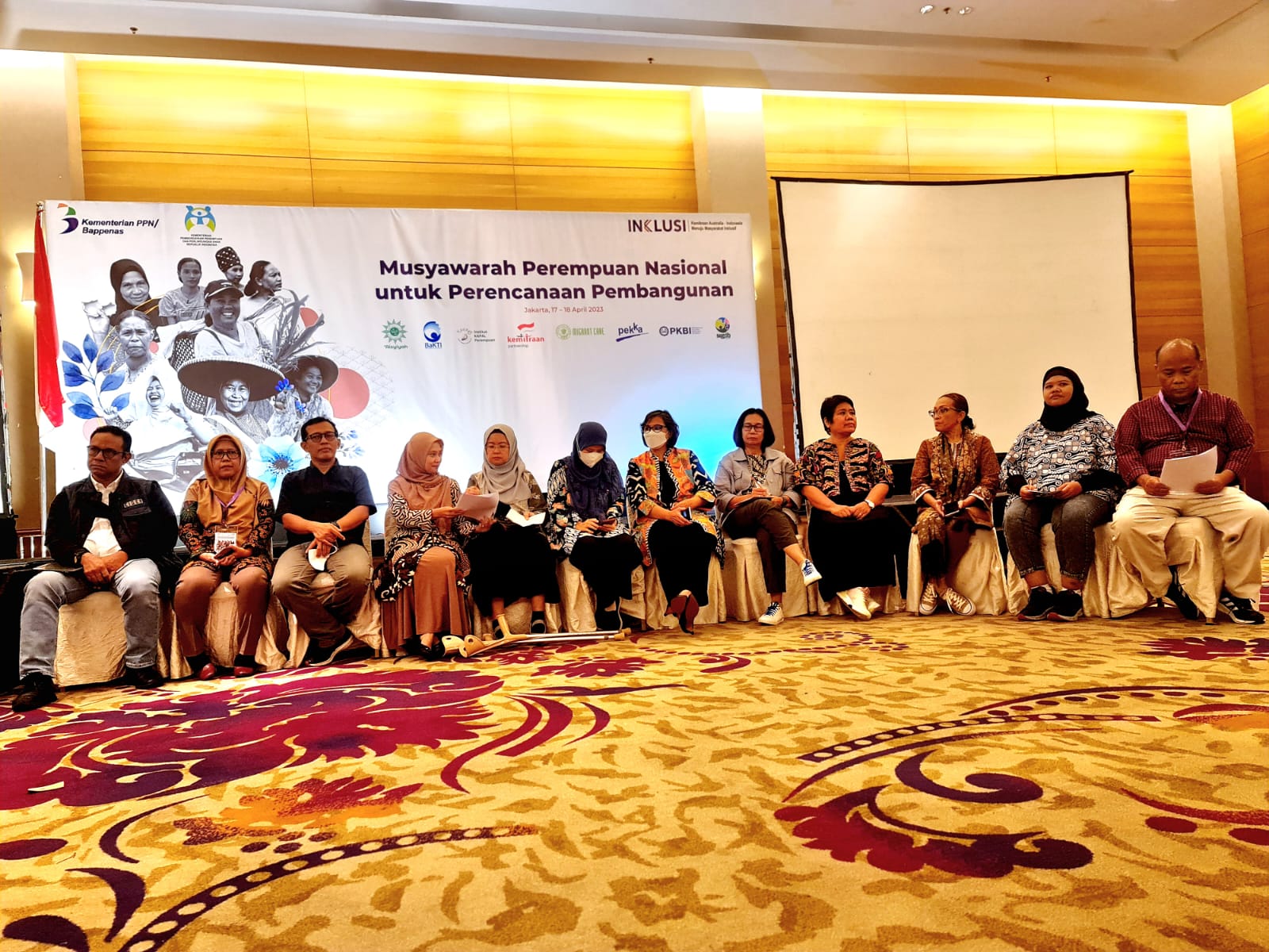 Perempuan Berdaya: Pilar Penting Musyawarah dan Mufakat di Desa Kuripan Kidul