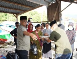 Sambut Idul Fitri, Pj. Gubernur Sulbar Berbagi Paket ke Masyarakat
