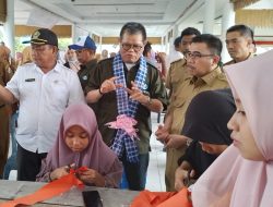 Bakti Sosial UNM di Majene, PHS : Kami Datang untuk Pengabdian dan Pengembangan SDM