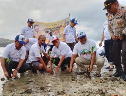 Selamatkan Pesisir Sulbar, Rektor UNM Tanam 1.000 Pohon Mangrove di Pantai Baluno