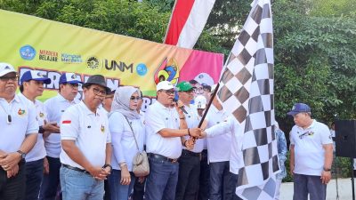 Lepas Jalan Sehat Rangkaian Dies Natalis UNM ke-62, PHS : Memperkokoh Kebersamaan Civitas Akademika