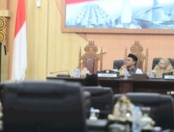 Rapat Paripurna Tentang Pemandangan Umum Fraksi