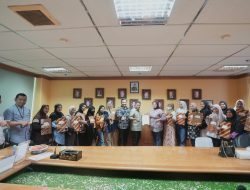 Serahkan Hasil Pendampingan Legalitas, PT Semen Tonasa Dorong UMKM Binaan Naik Kelas