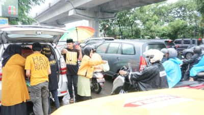Hanura Sulsel Bagikan Ratusan Takjil Gratis