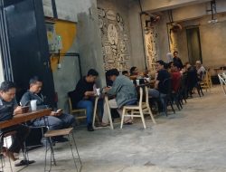 IKA Unhas Gelar Bakti Sosial dan Buka Puasa Bersama Jurnalis 